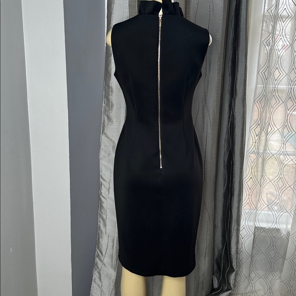 Calvin Klein Women's Ruffled V-Neck
Sleeveless Sheath Dress Black Size 8 - Picture 5 of 9
